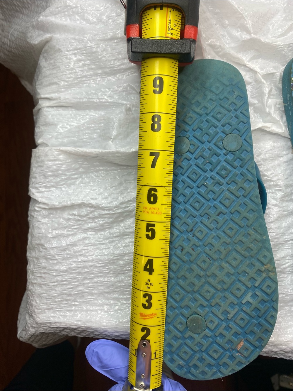 Tory Burch Teal Floral Logo Thong Sandals with Gold Emblem - Picture 5 of 6